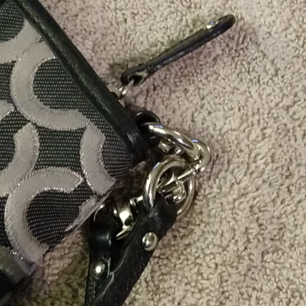 Coach - Picture 5 of 5